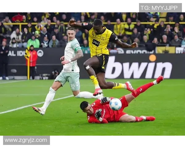 足球明星在赛场上的精彩表现与成就分析及其对足球运动的影响 足球明星在赛场上的精彩表现与成就分析及其对足球运动的影响