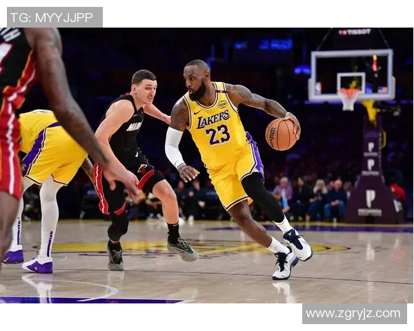 夏季联赛精彩对决湖人队与热火队的激烈较量回顾